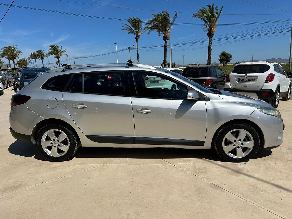 RENAULT MEGANE DYNAMIQUE 1.5 DCI ESTATE SPANISH LHD IN SPAIN 124000 MILES 2011